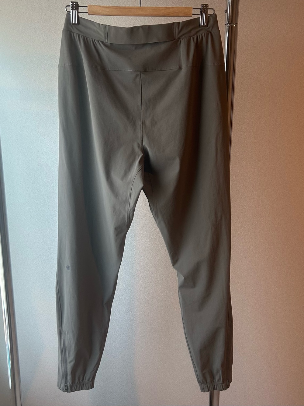 Lululemon Surge Joggers Size Medium in Rover (gray brown) GUC - Picture 11 of 12